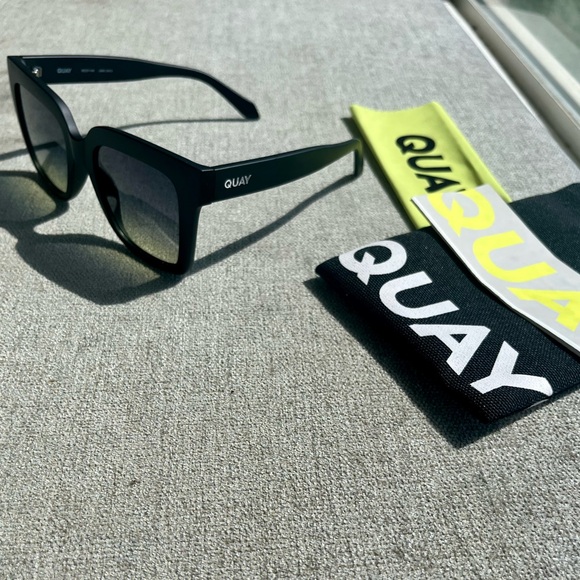 Quay Australia ICY Matte Black Square Sunglasses with Gradient Lenses NEW - Picture 2 of 6